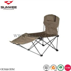 Chaise longue de camping avec repose-pieds